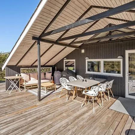 Aivi - 700m From The Sea By Interhome