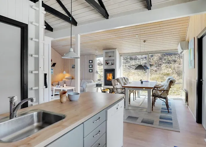 Aivi - 700m From The Sea By Interhome Feriehus *